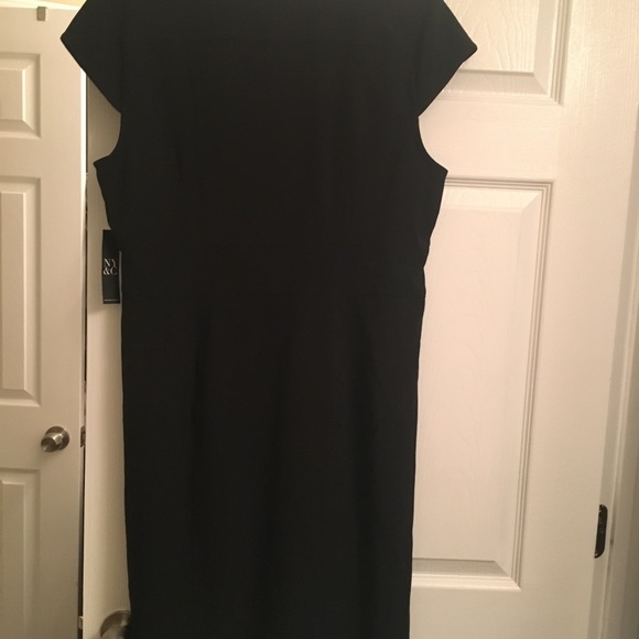 Black dress - Picture 3 of 4